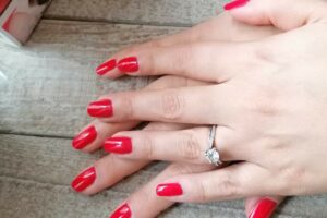 Manucure ongles rouges
